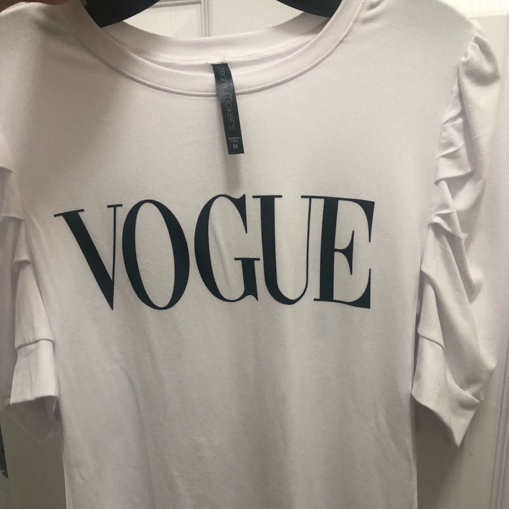 Super chic & fun top - Picture 2 of 6